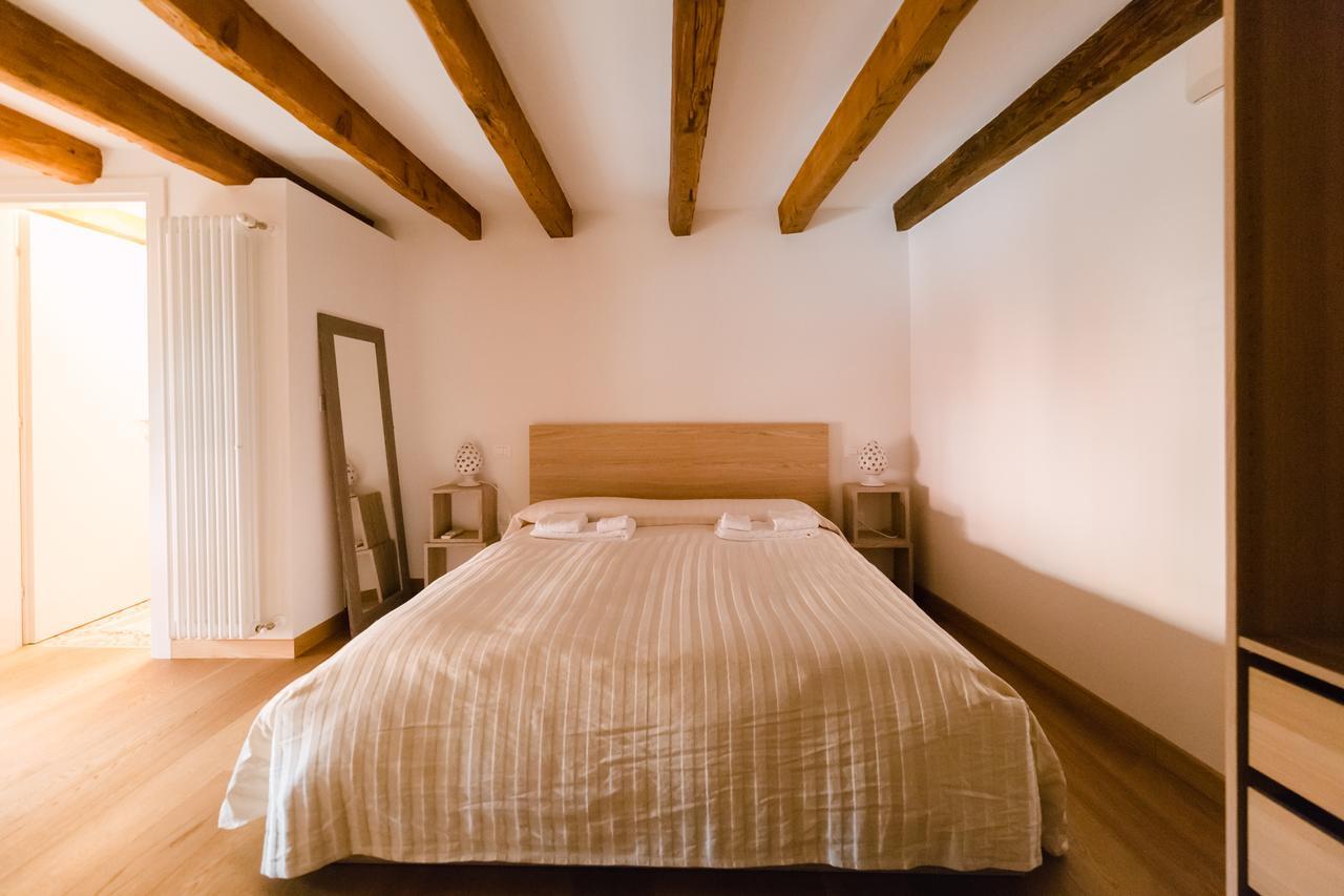Historical And Luxury Apartment Болонья Экстерьер фото