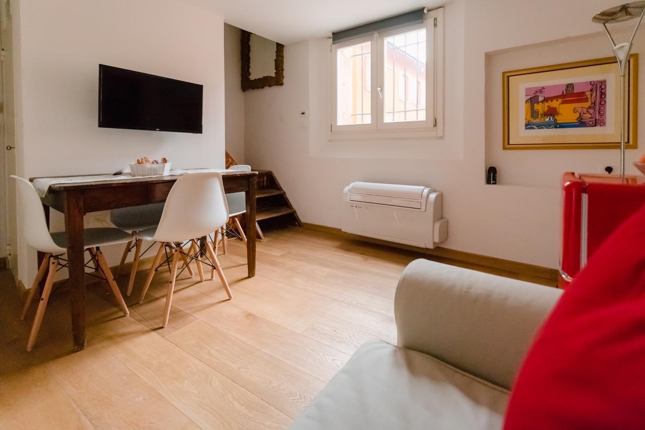 Historical And Luxury Apartment Болонья Экстерьер фото